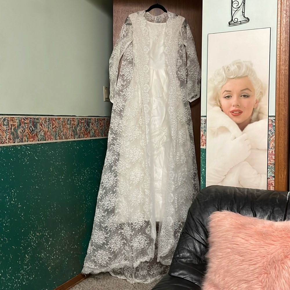 Vintage 50s/60s lace wedding gown with long sleeve trained lace coat
